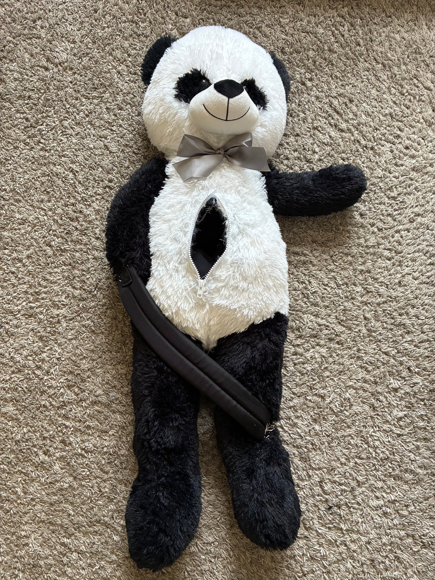 Panda "bearhug" backpack (1 of 1)