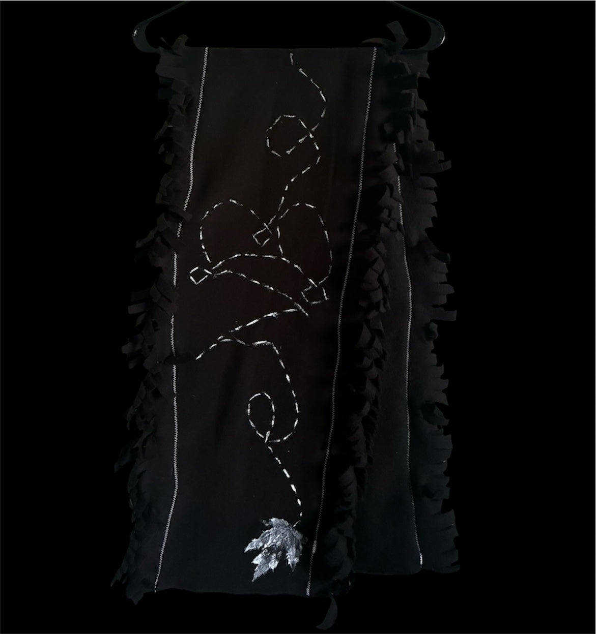 THE DRIFTING LEAF" SCARF (1of1)